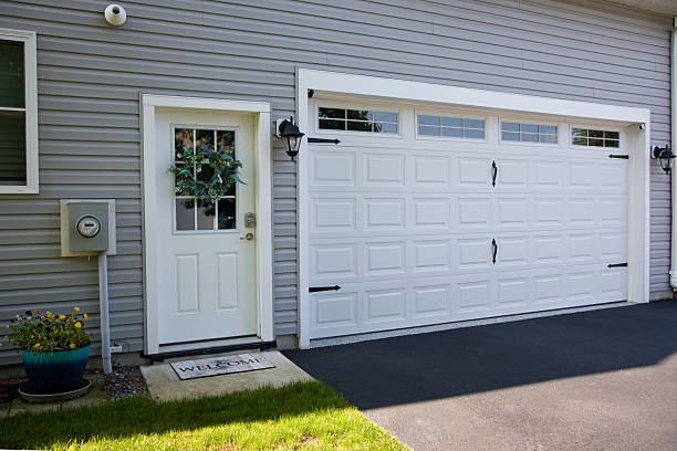 24/7 Emergency Garage Door Panel Replacement experts in Knox County County, TX
